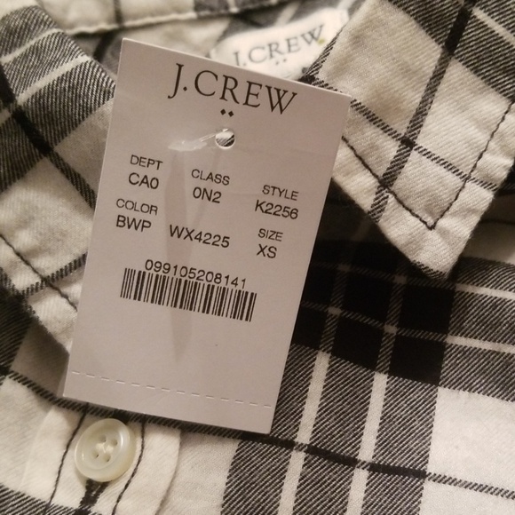 J Crew black and white plaid flannel buttondown - Picture 6 of 8